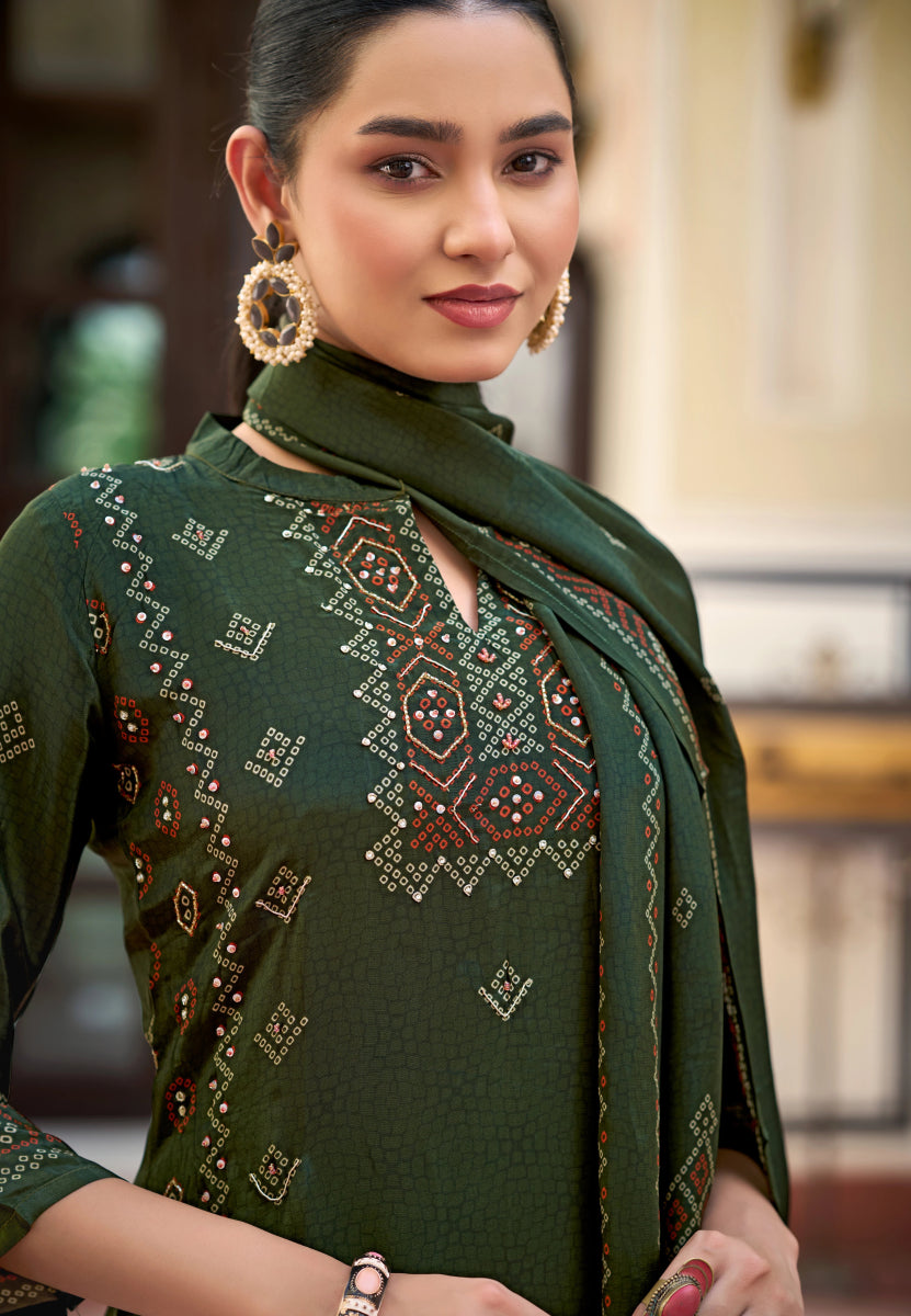 Shop premium women's ethnic suits – Avitra