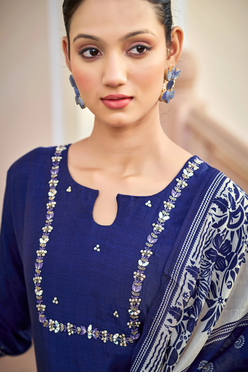 Shop premium women's ethnic suits – Avitra