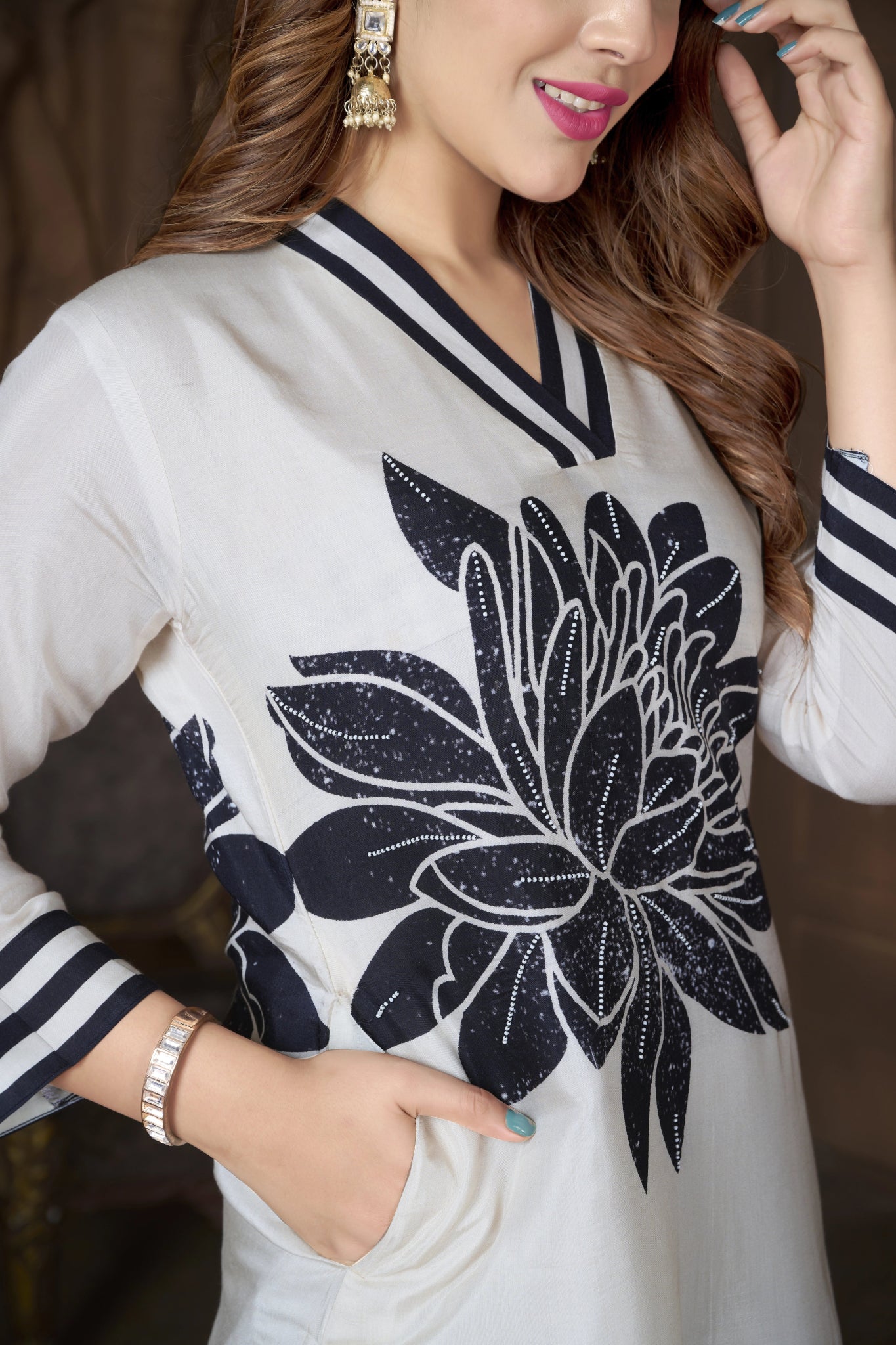 Cream Black Flower Suits - Buy Premium Ethnic Wear Online at Avitra