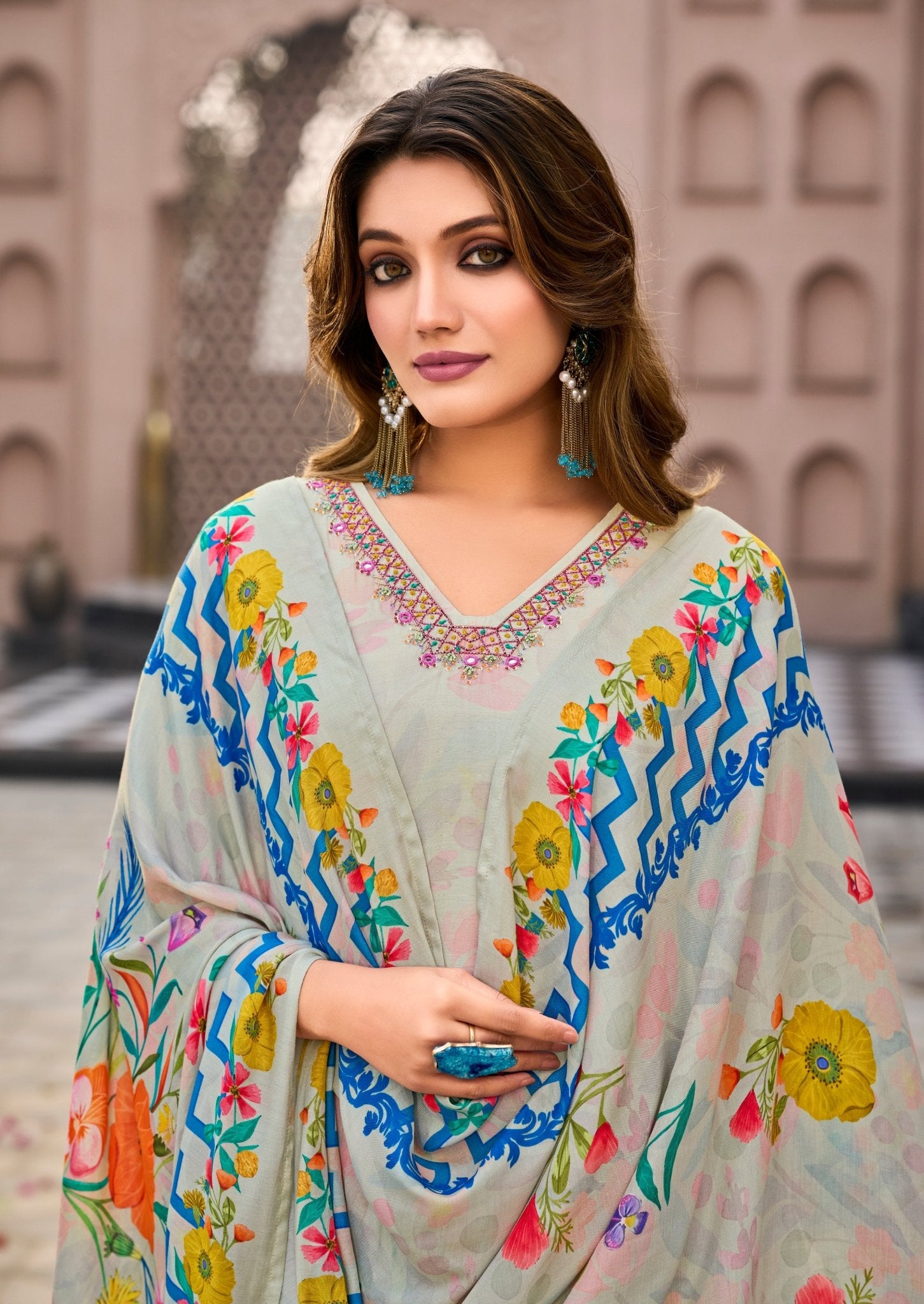 Cream Floral Suit Set - Buy Premium Ethnic Wear Online at Avitra