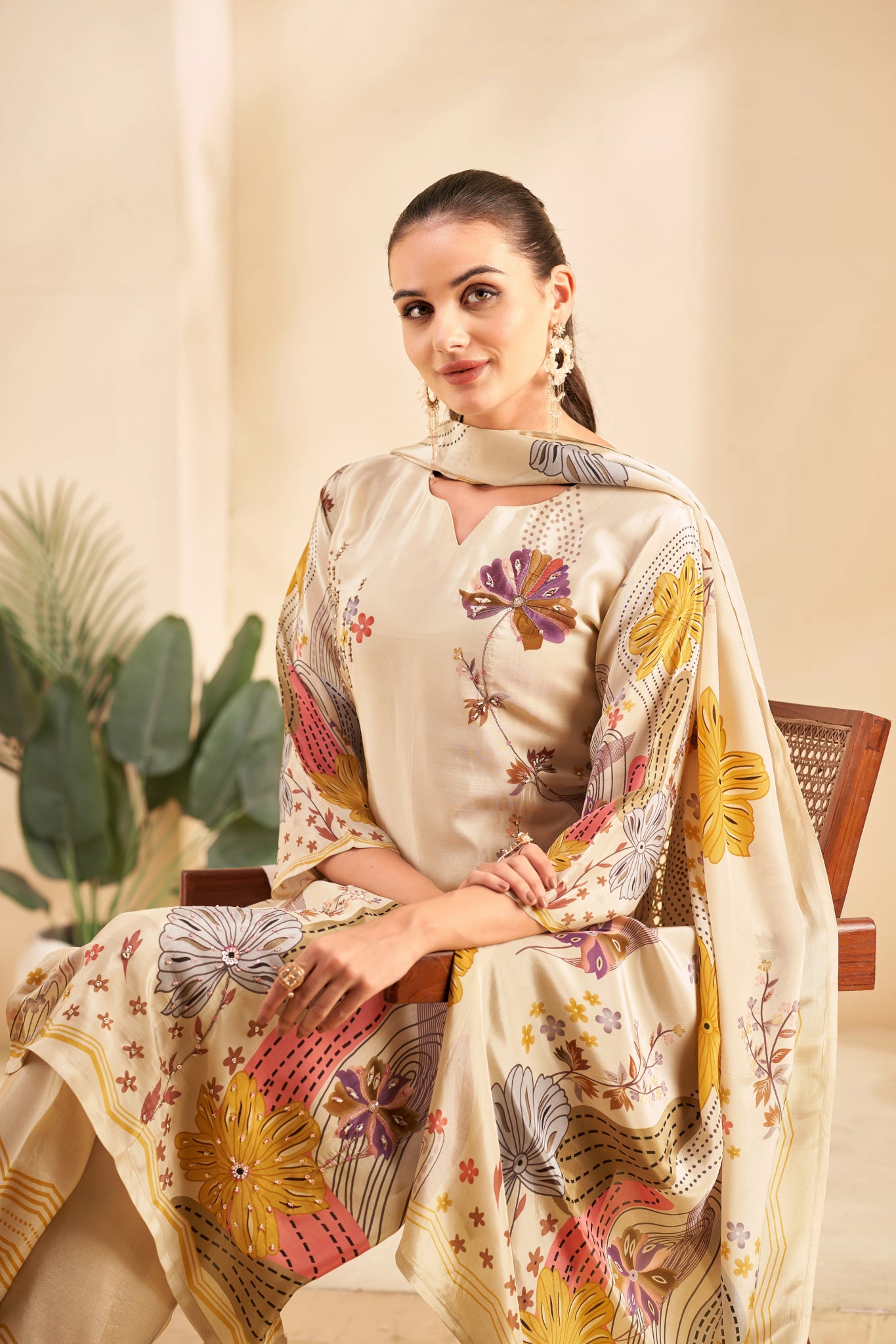 Floral Elegance Suits - Buy Premium Ethnic Wear Online at Avitra