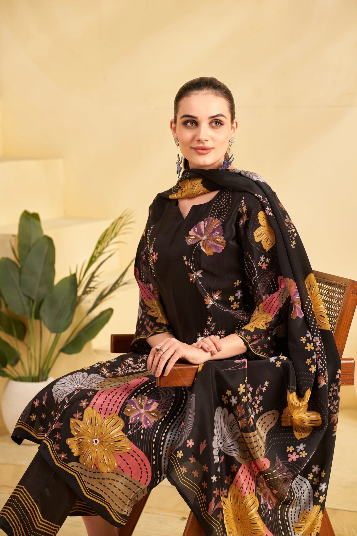 Floral Elegance Suits - Buy Premium Ethnic Wear Online at Avitra