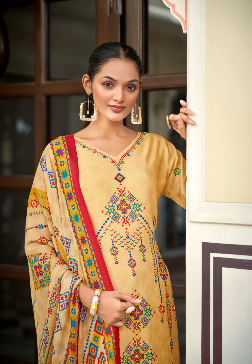 Shop premium women's ethnic suits – Avitra