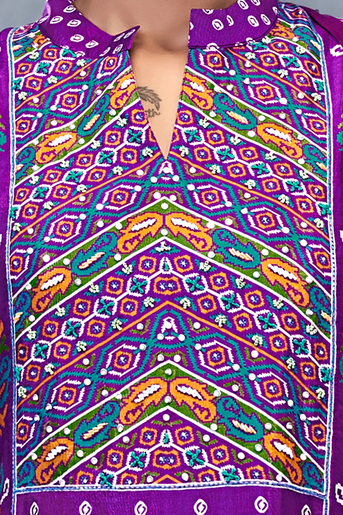 Lavender Suits With Handwork In Pure Viscose Muslin Fabric - Buy Premium Ethnic Wear Online at Avitra
