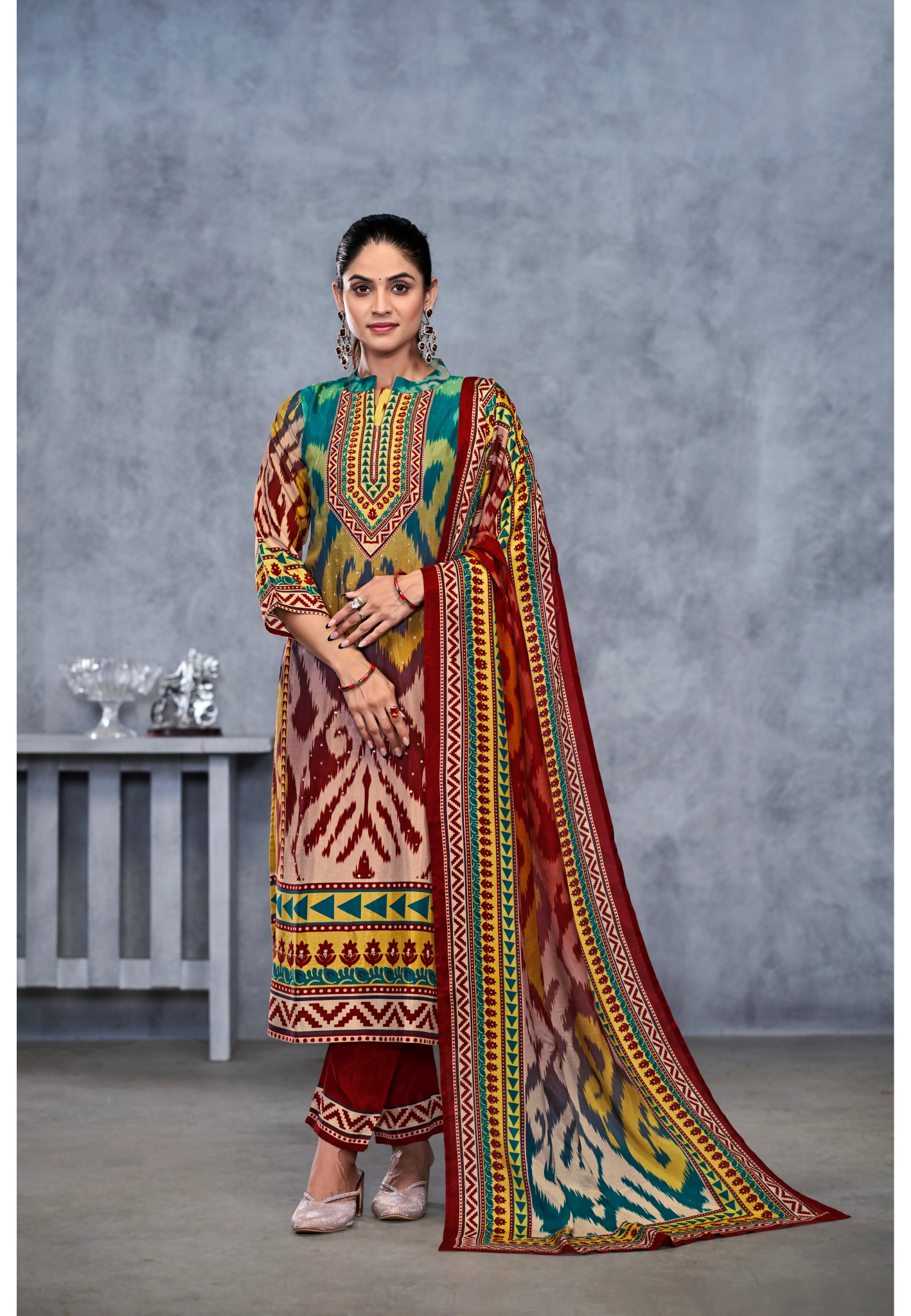Shop premium women's ethnic suits – Avitra