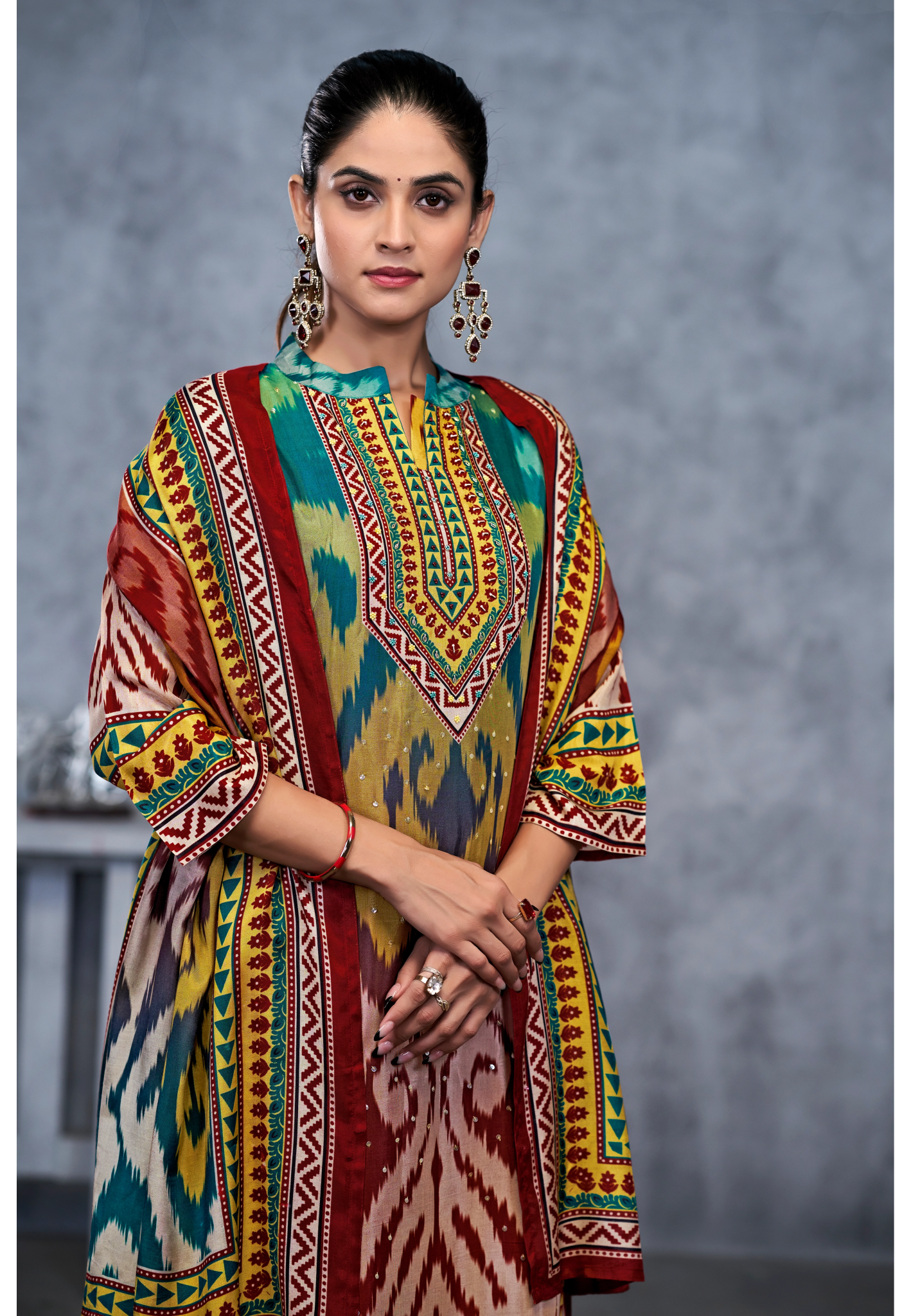 Shop premium women's ethnic suits – Avitra