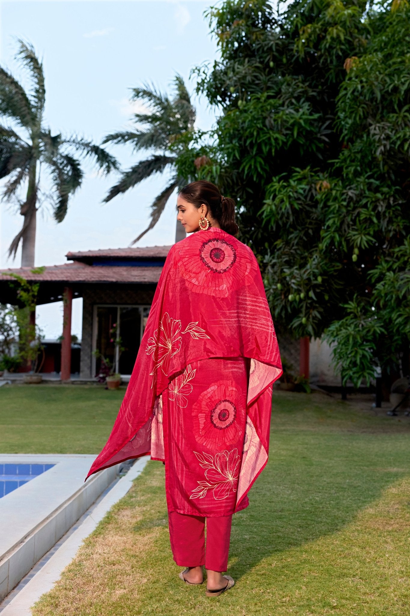 Red Flower Pattern Suits - Buy Premium Ethnic Wear Online at Avitra