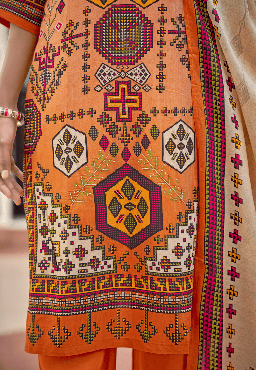 Shop premium women's ethnic suits – Avitra