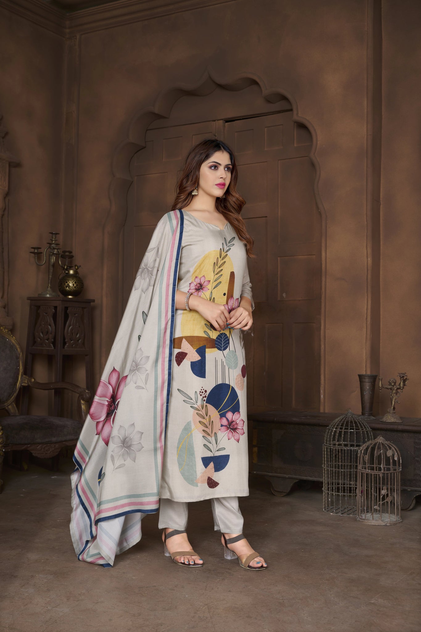 Tasser Cream Suits With Handwork In Pure Viscose Muslin Fabrics - Buy Premium Ethnic Wear Online at Avitra