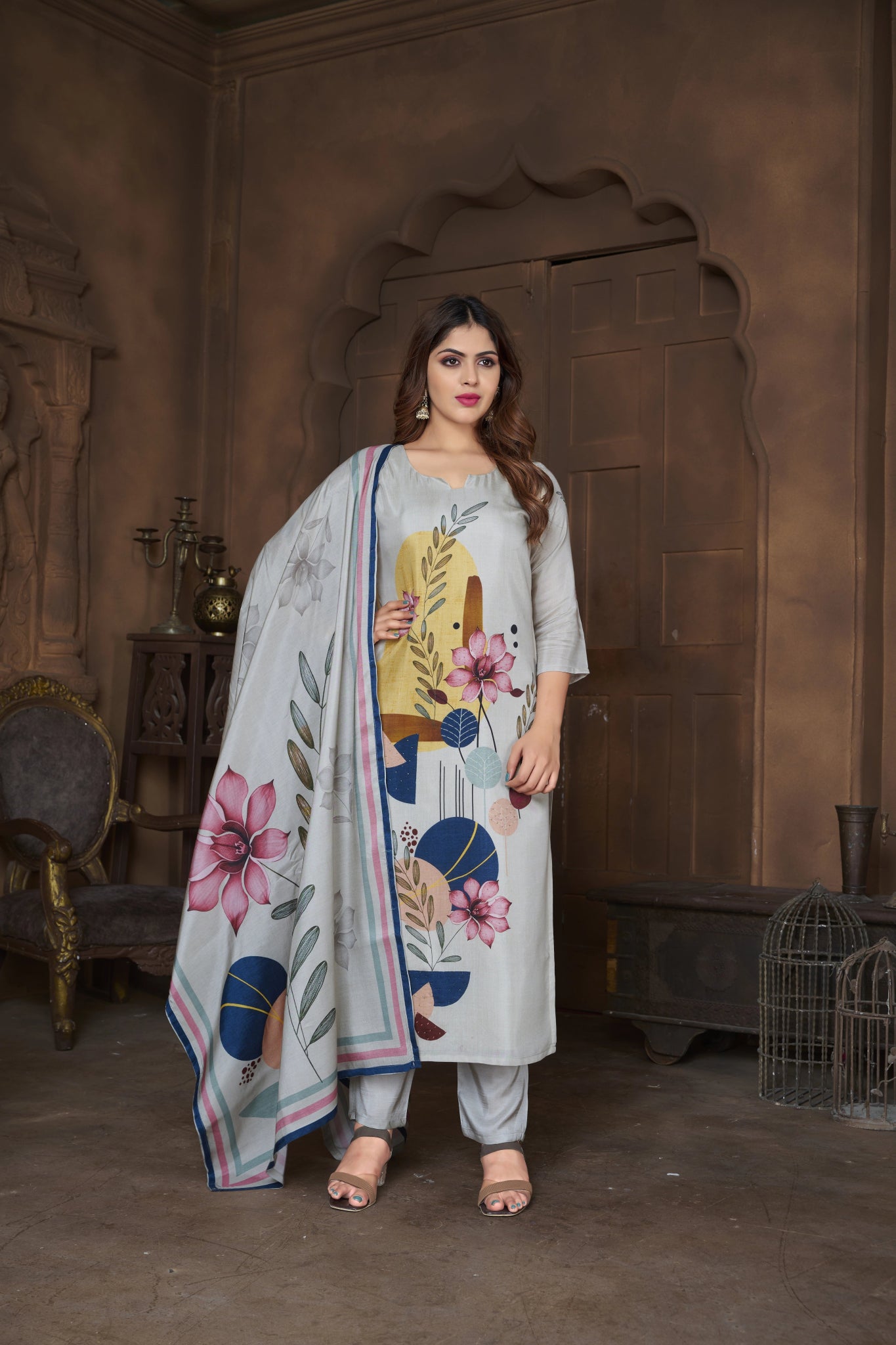 Tasser Cream Suits With Handwork In Pure Viscose Muslin Fabrics - Buy Premium Ethnic Wear Online at Avitra